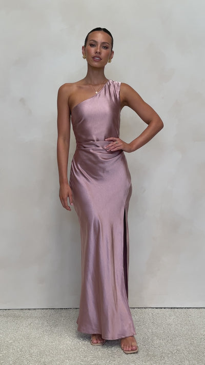 Load and play video in Gallery viewer, Victoria Maxi Dress - Dusty Pink
