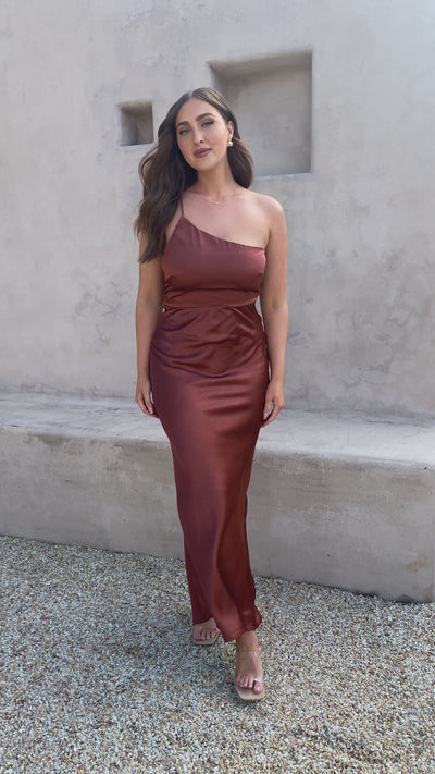 Load and play video in Gallery viewer, Margot Maxi Dress - Rust
