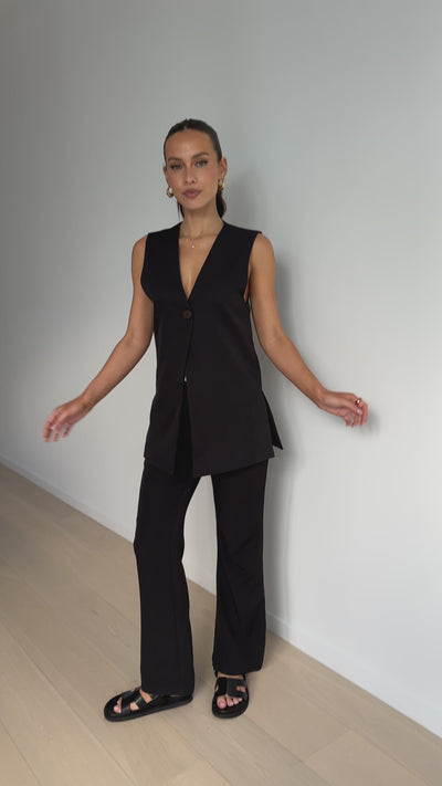 Load and play video in Gallery viewer, Naida Vest - Black
