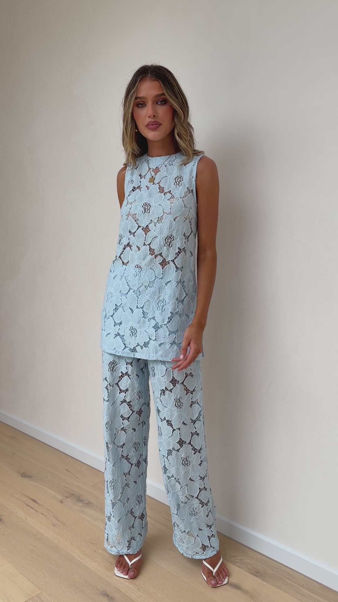 Makaylie Top - Blue Flower - Billy J