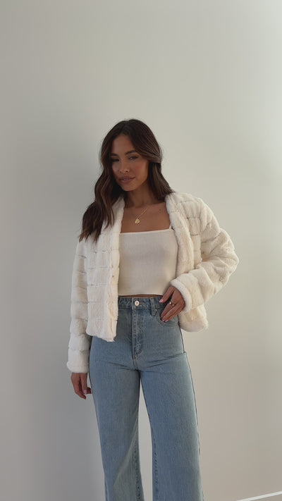 Load and play video in Gallery viewer, Tully Crop Jacket - White
