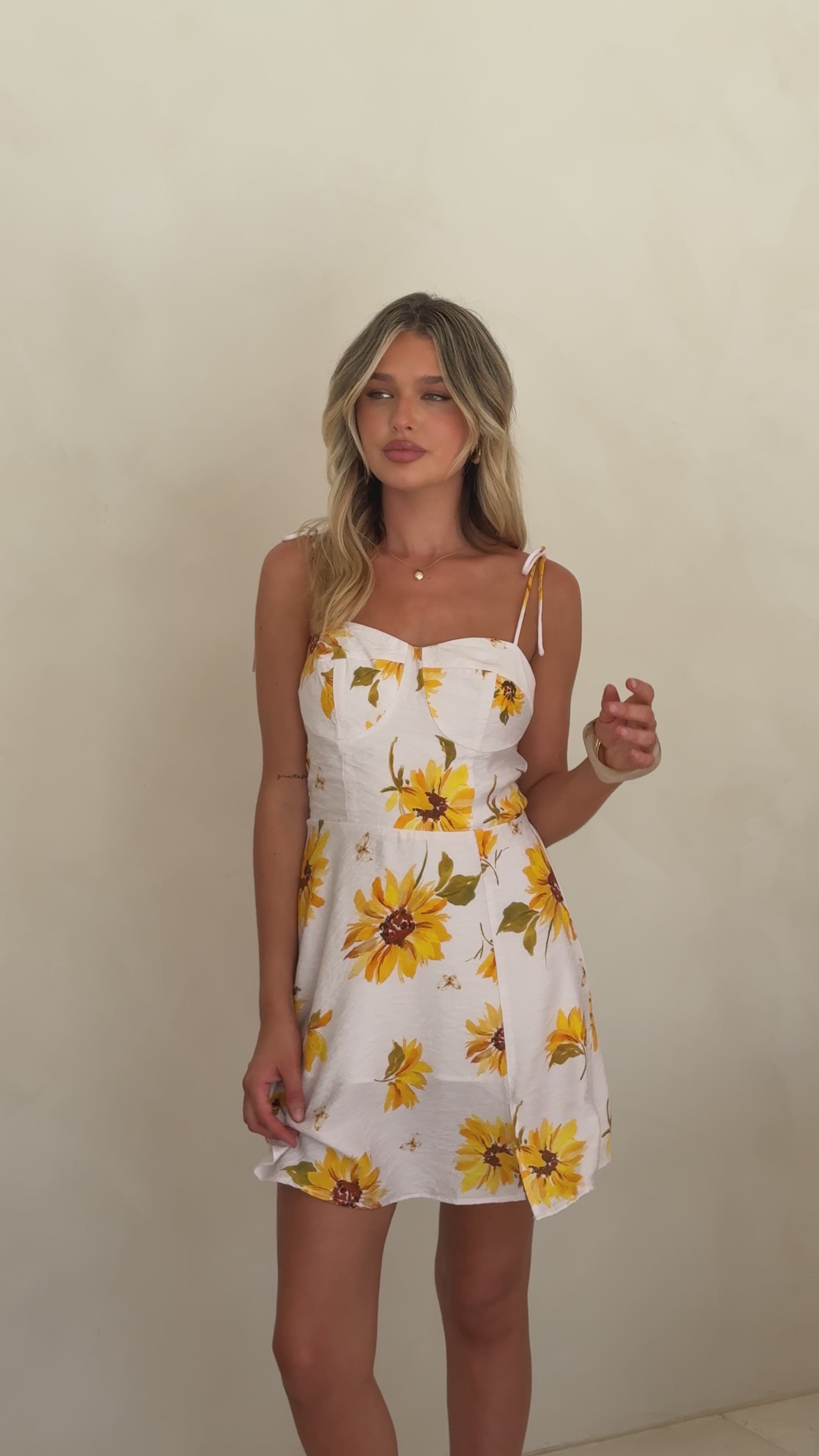 Load video: Samantha Mini Dress - Sunflower Print - Billy J