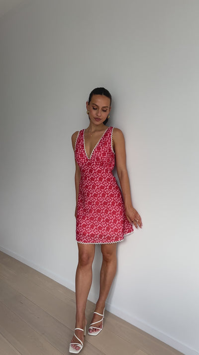 Load and play video in Gallery viewer, Saphina Mini Dress - Pink / Red
