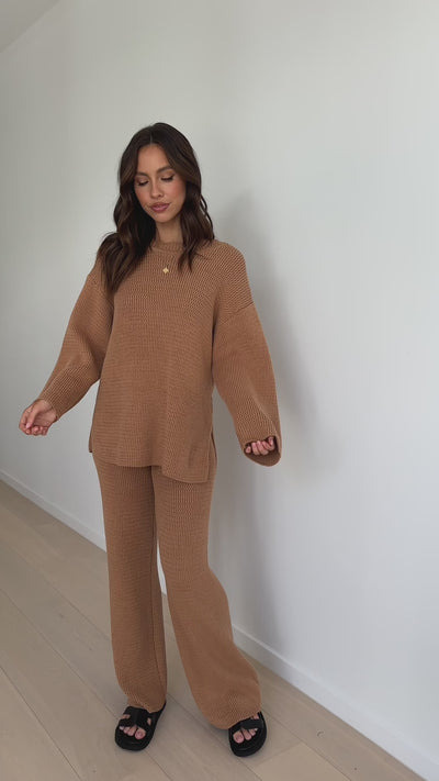 Load and play video in Gallery viewer, Jachai Knitted Pants - Mocha
