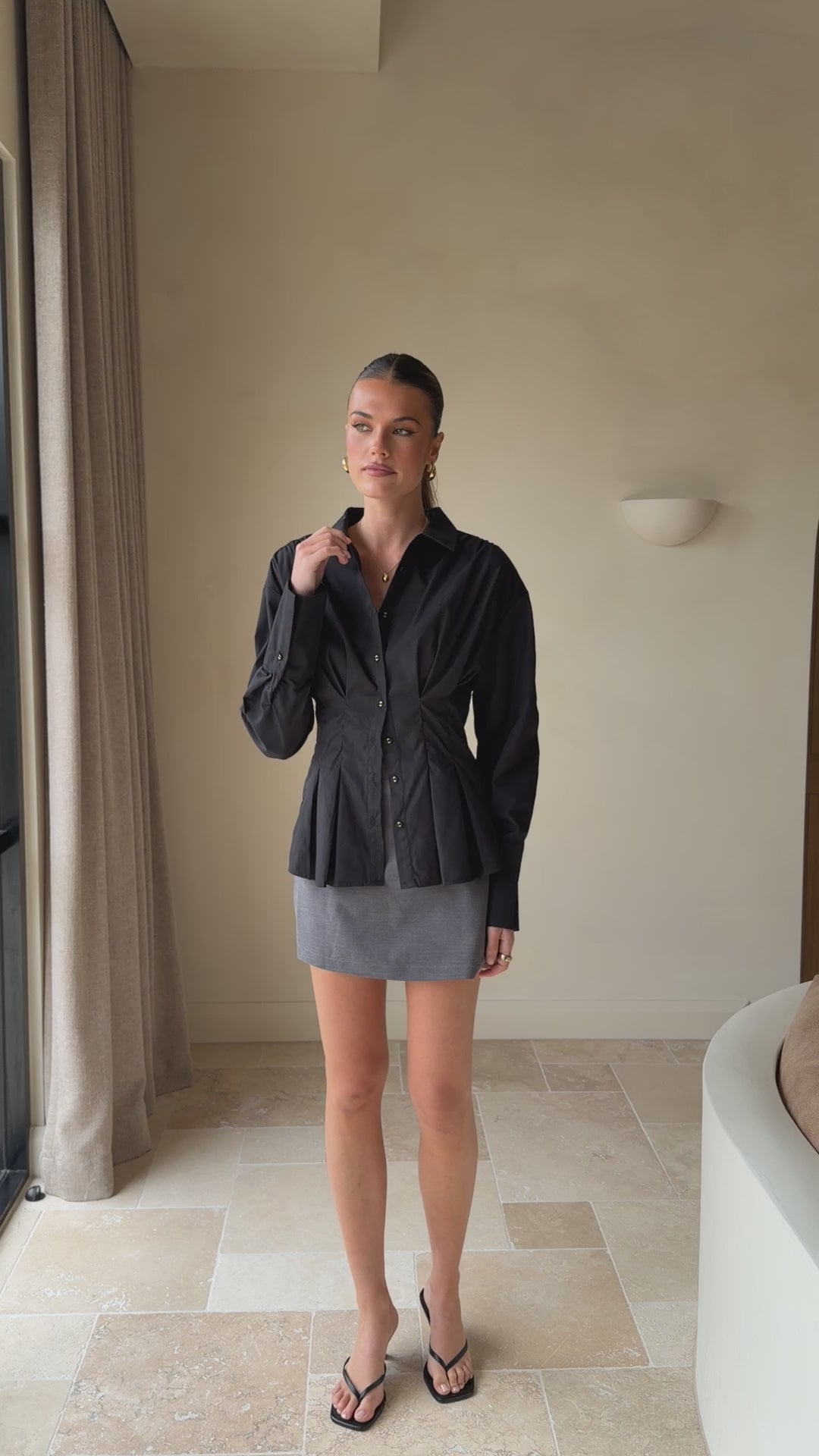 Load video: Riley Long Sleeve Top - Black - Billy J