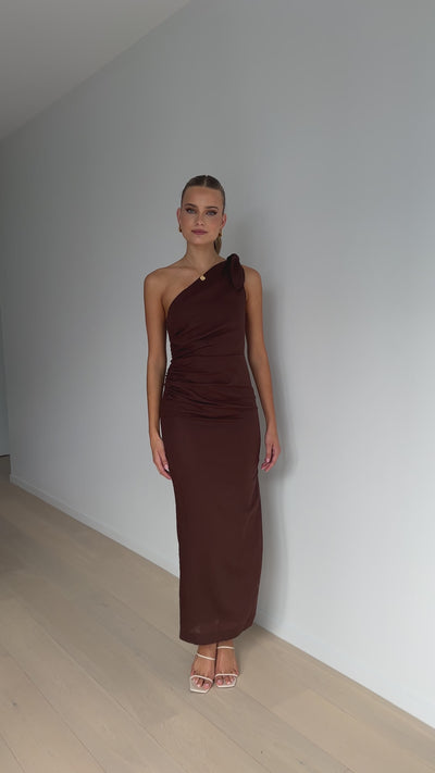 Load and play video in Gallery viewer, Nahilla One Shoulder Maxi Dress - Chocolate
