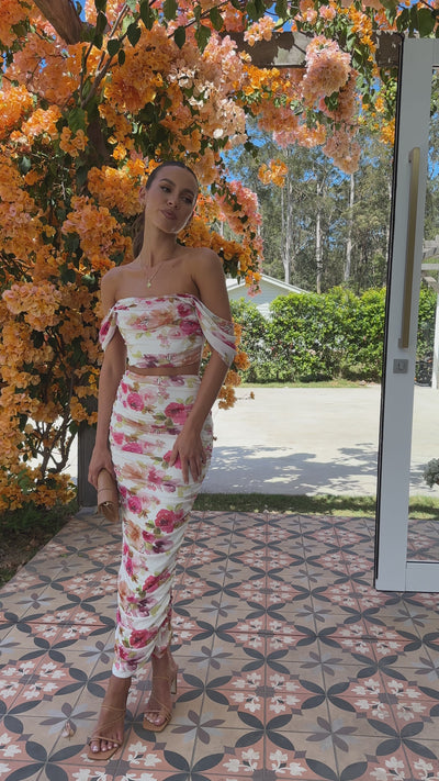 Load and play video in Gallery viewer, Kylie Maxi Skirt - Pink Floral
