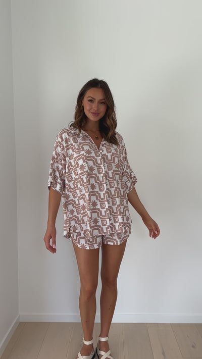 Load and play video in Gallery viewer, Ibiza Button Up Shirt and Shorts Set - Beige Print
