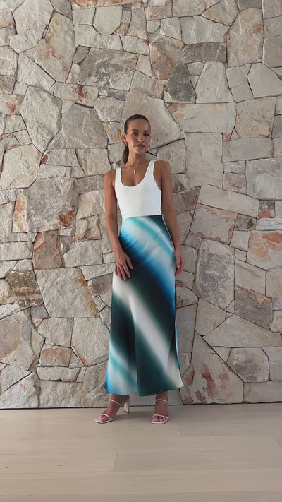 Load and play video in Gallery viewer, Daeira Maxi Skirt - Blue / Green Print
