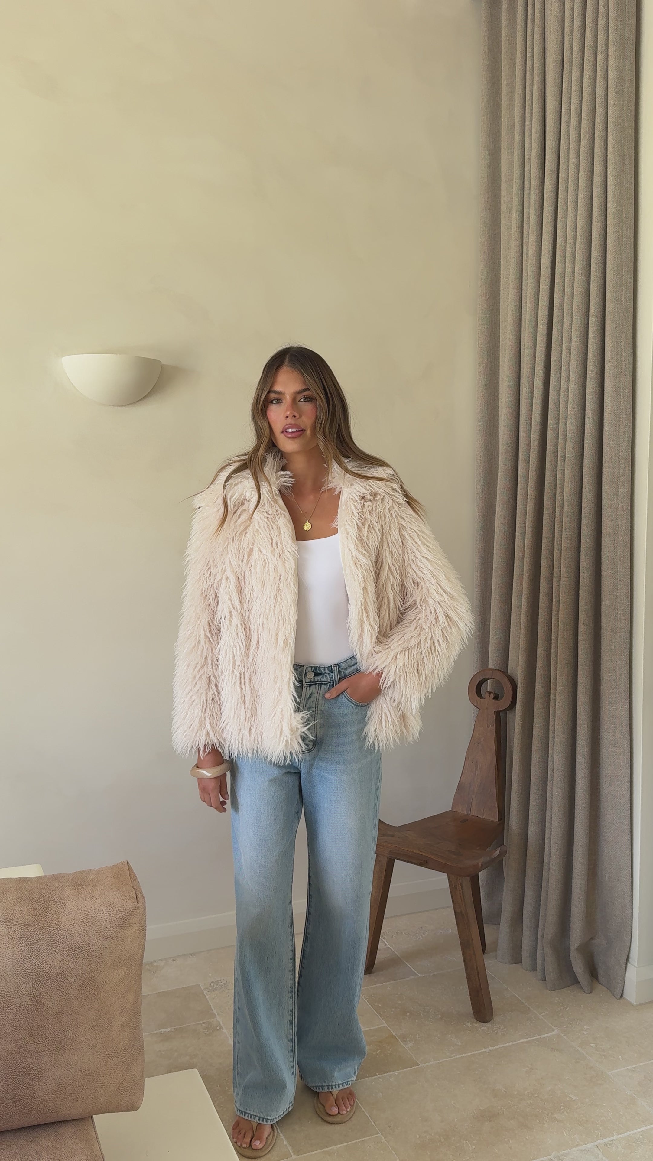 Load video: Chantelle Fur Jacket - Cream - Billy J