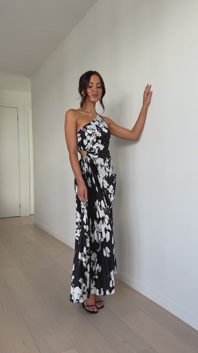 Load and play video in Gallery viewer, Laken Maxi Dress - Black/White Floral
