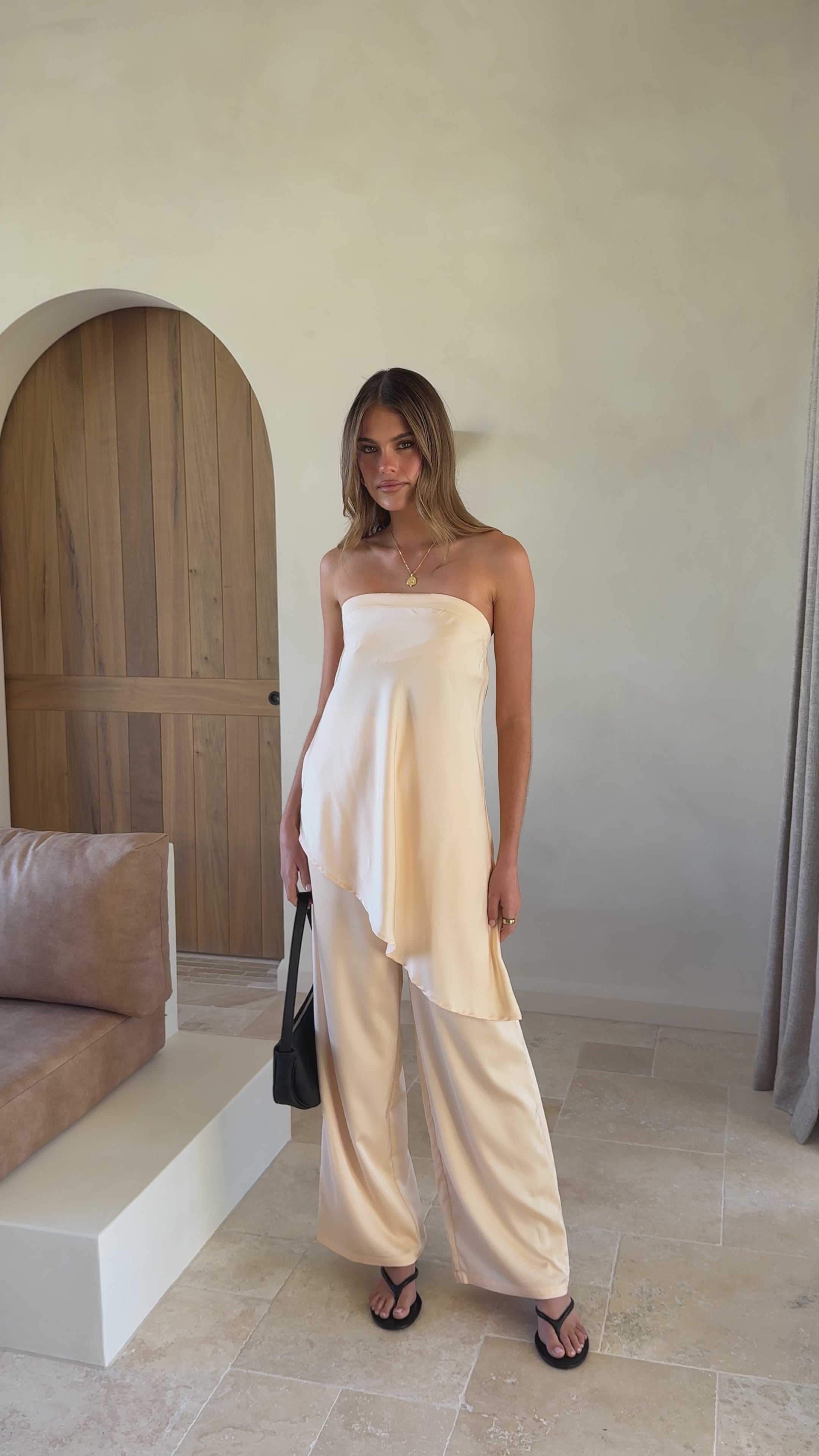 Load video: Tova Strapless Top - Vanilla - Billy J