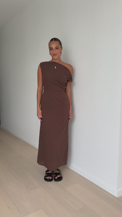 Load and play video in Gallery viewer, Luci Maxi Dress - Brown
