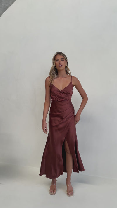 Load and play video in Gallery viewer, Elsa Midi Dress - Rust
