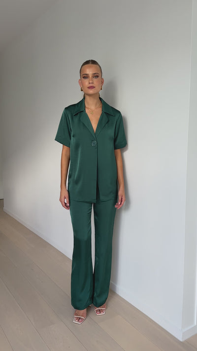 Load and play video in Gallery viewer, Imogen Button Shirt - Emerald

