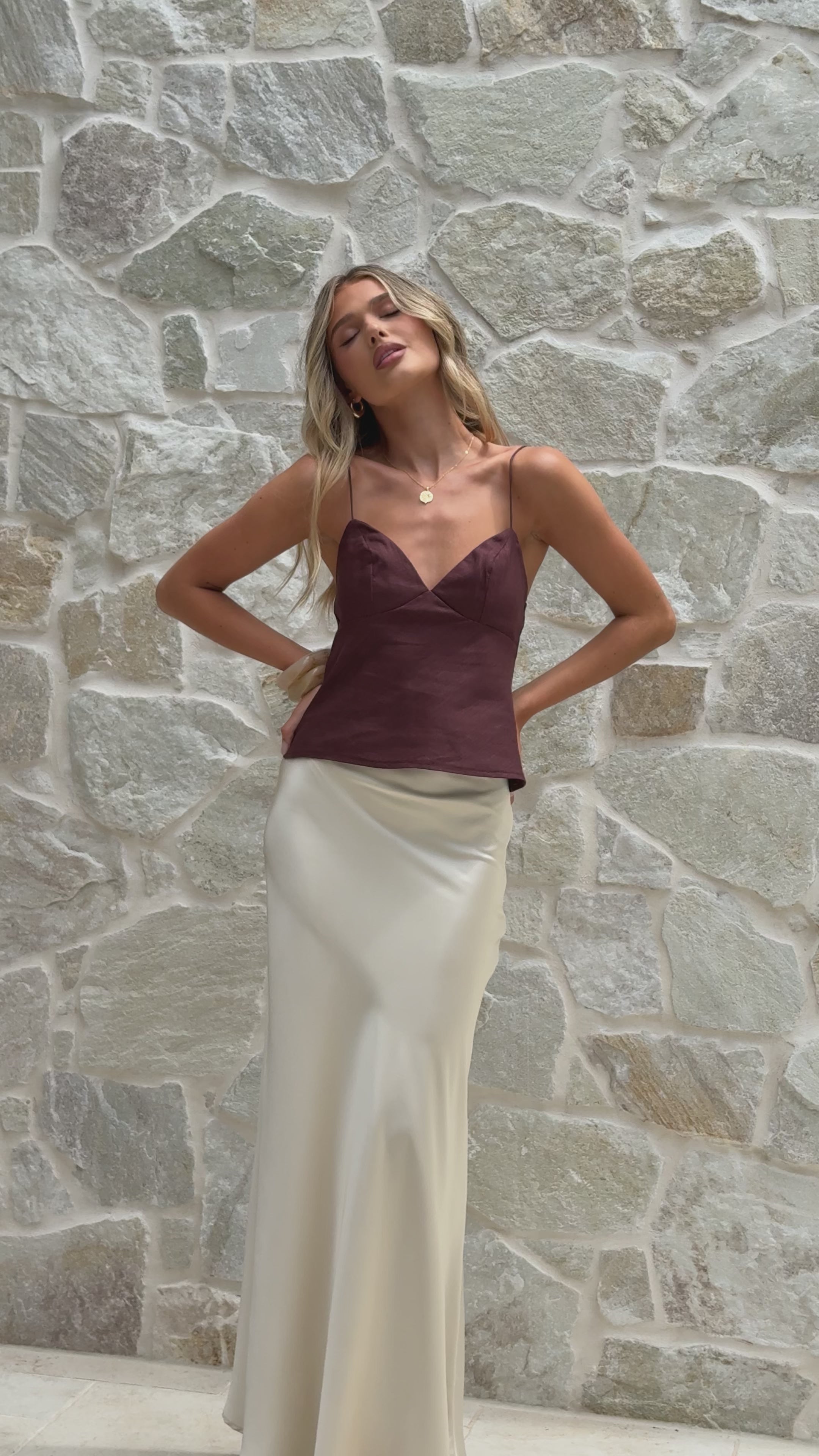 Load video: Haizlee Linen Top - Chocolate - Billy J