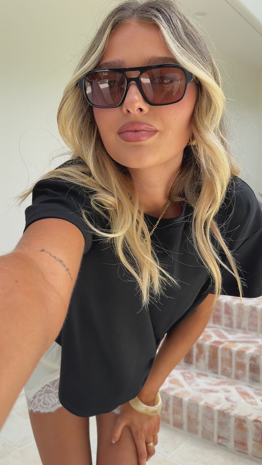 Aria Tee - Black - Billy J