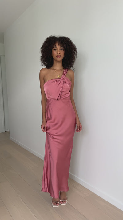 Load and play video in Gallery viewer, Greta Maxi Dress - Baked Rose
