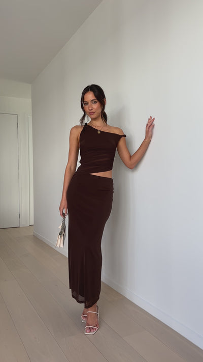 Load and play video in Gallery viewer, Iantha Maxi Dress - Chocolate
