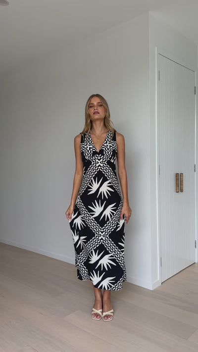 Load and play video in Gallery viewer, Acacia Midi Dress - Kahlo Print
