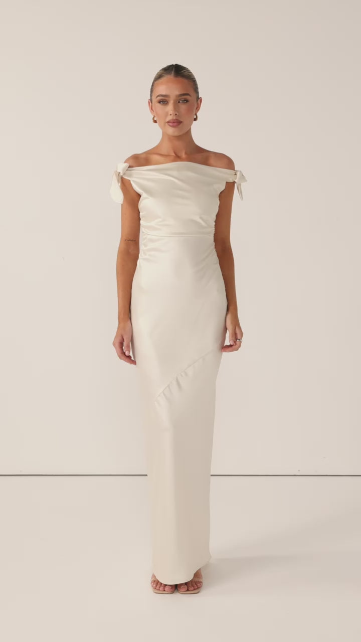 Frida Maxi Dress - Champagne - Billy J