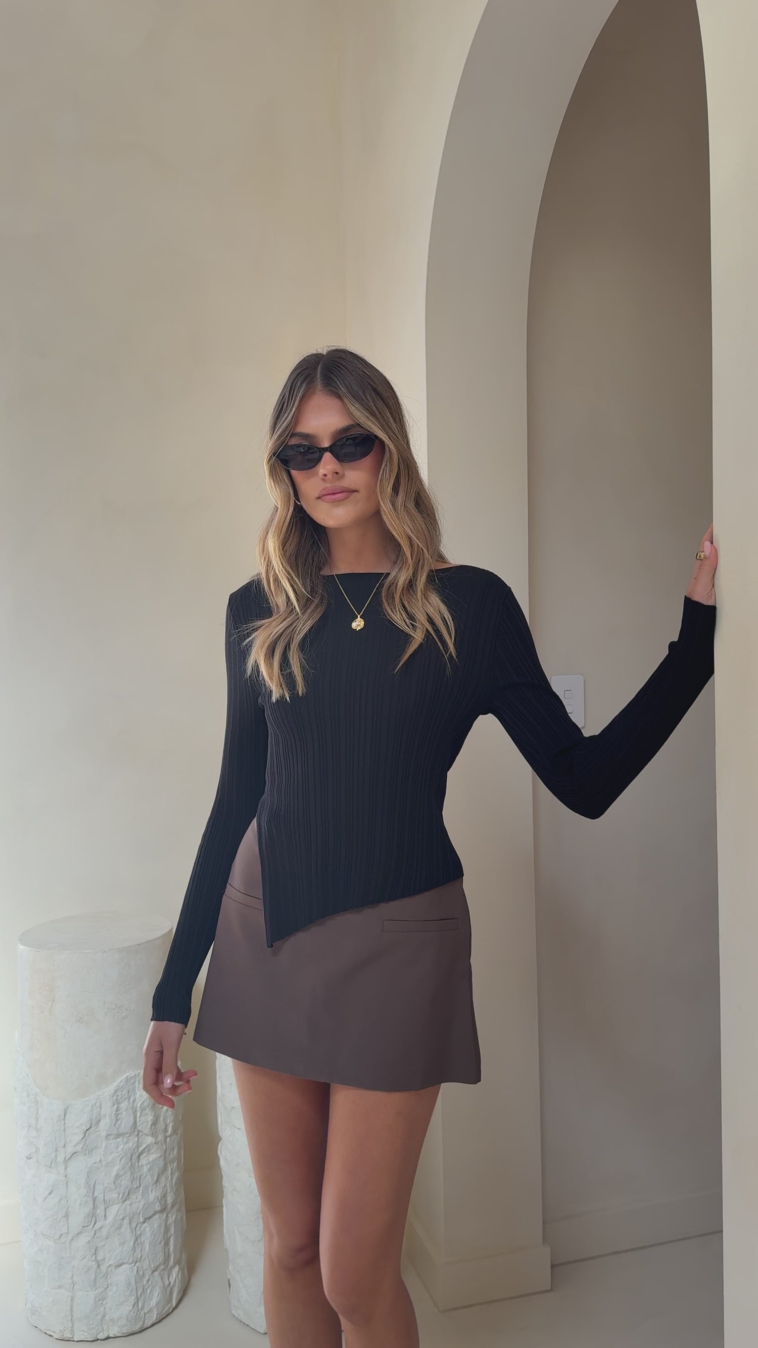 Isla Long Sleeve Top - Black - Billy J