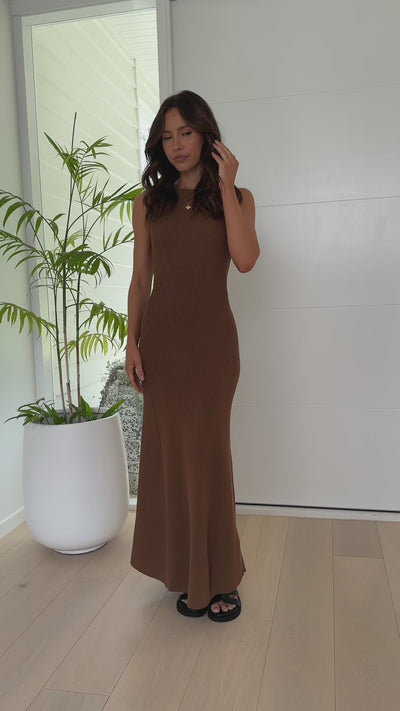 Load and play video in Gallery viewer, Kadija Maxi Dress - Chocolate
