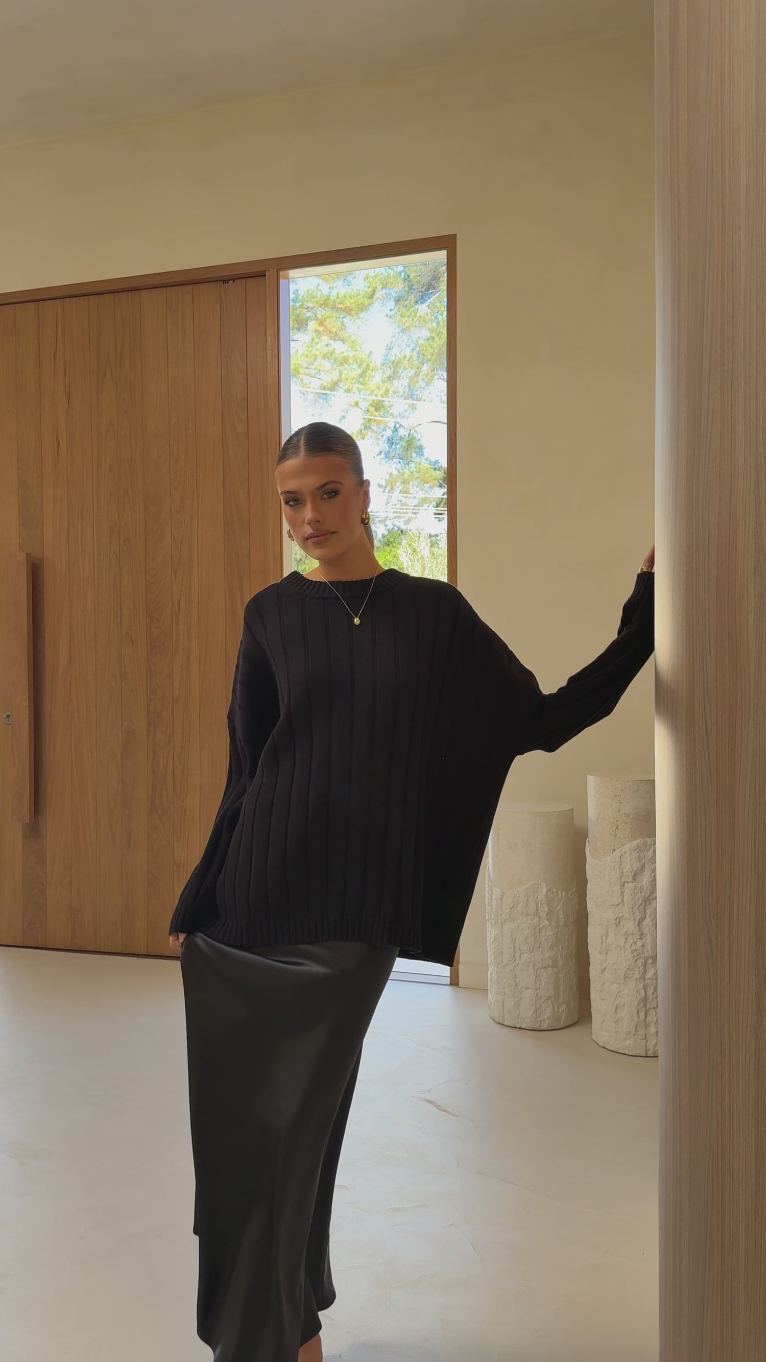 Naiva Oversized Knit - Black - Billy J