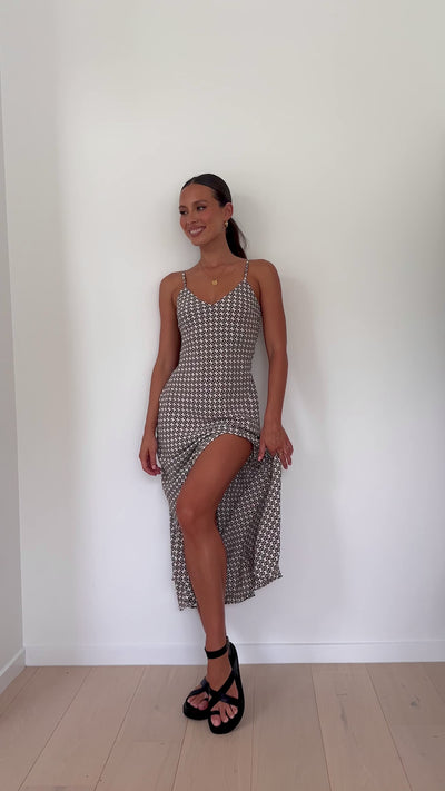 Load and play video in Gallery viewer, Christina Midi Dress - Brown Geo

