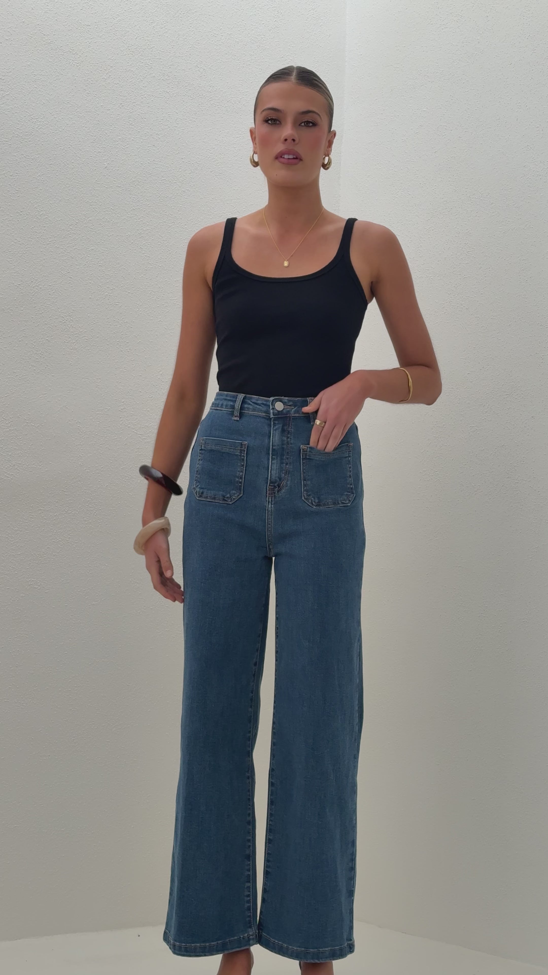 Load video: Macadrian Jeans - Mid Blue Denim - Billy J