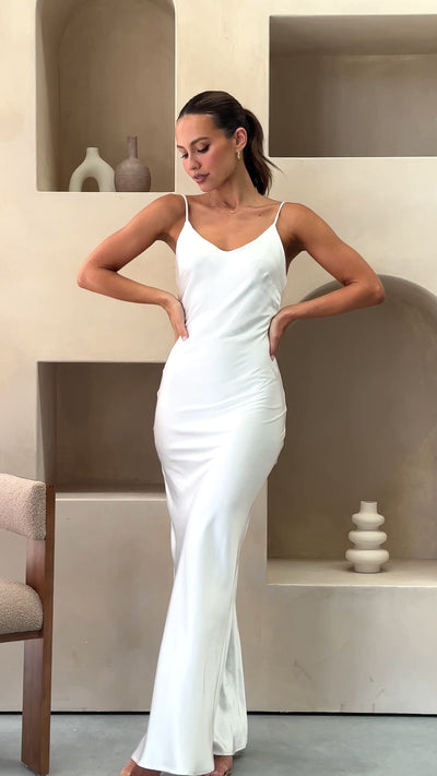 Load and play video in Gallery viewer, Helene Midi Dress - Ivory
