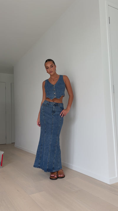 Load and play video in Gallery viewer, Penelope Denim Maxi Skirt - Mid Wash
