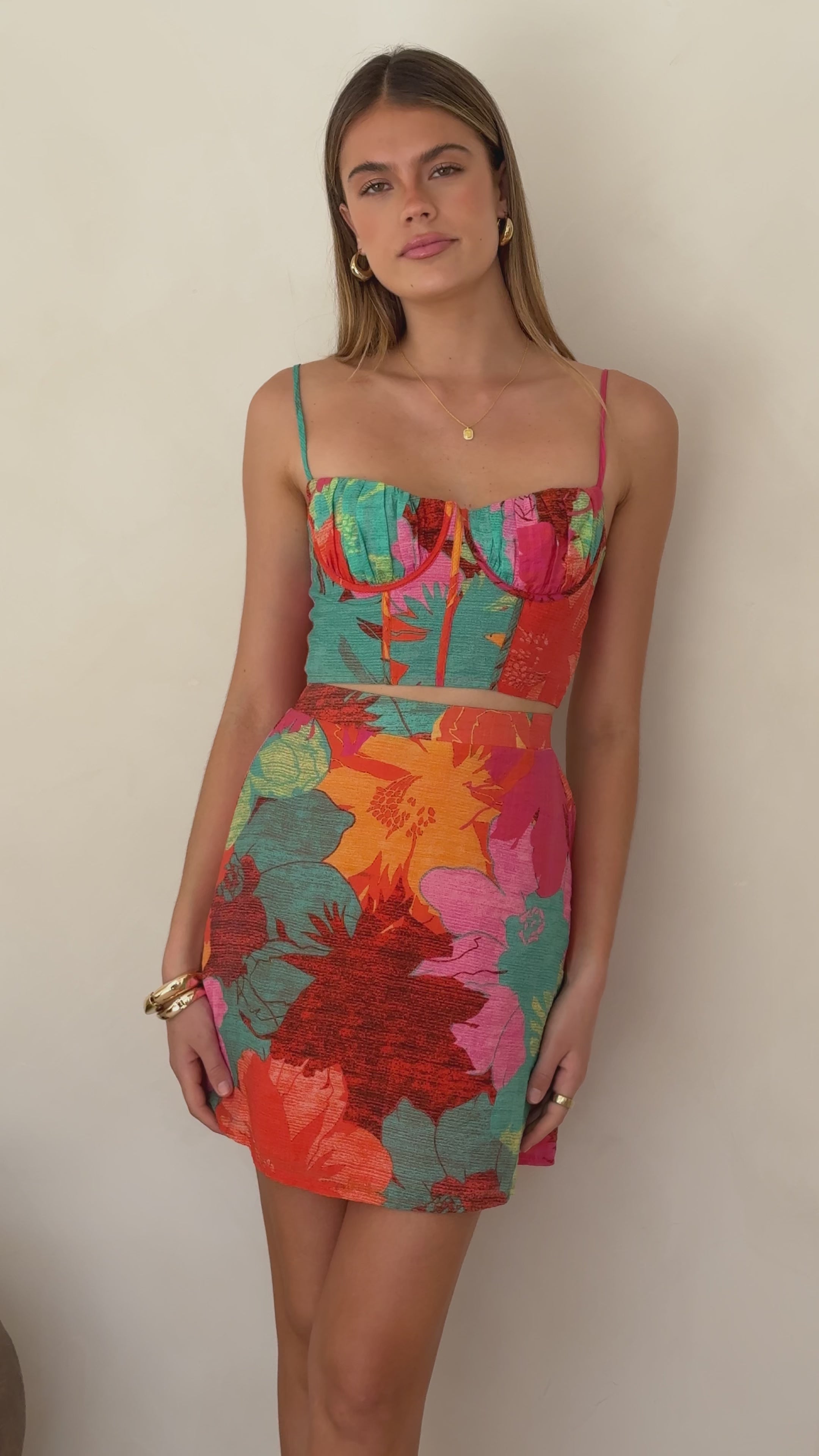 Load video: Zarelle Mini Skirt - Orange Floral - Billy J