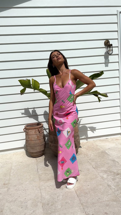Load and play video in Gallery viewer, Leary Maxi Dress - Pink Stamps Print
