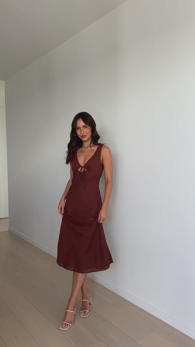 Load and play video in Gallery viewer, Lola Midi Dress - Chocolate
