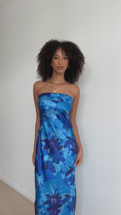 Load and play video in Gallery viewer, Miya Maxi Dress - Blue Floral

