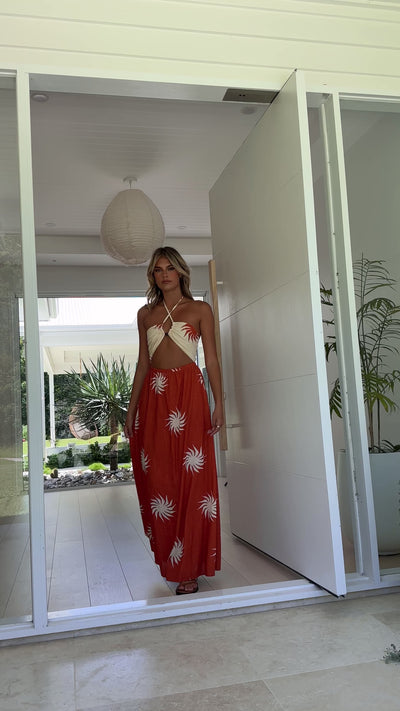 Load and play video in Gallery viewer, Zardia Maxi Dress - Rust/Cream Sun Print
