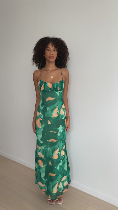 Load and play video in Gallery viewer, Margie Midi Dress - Green Print
