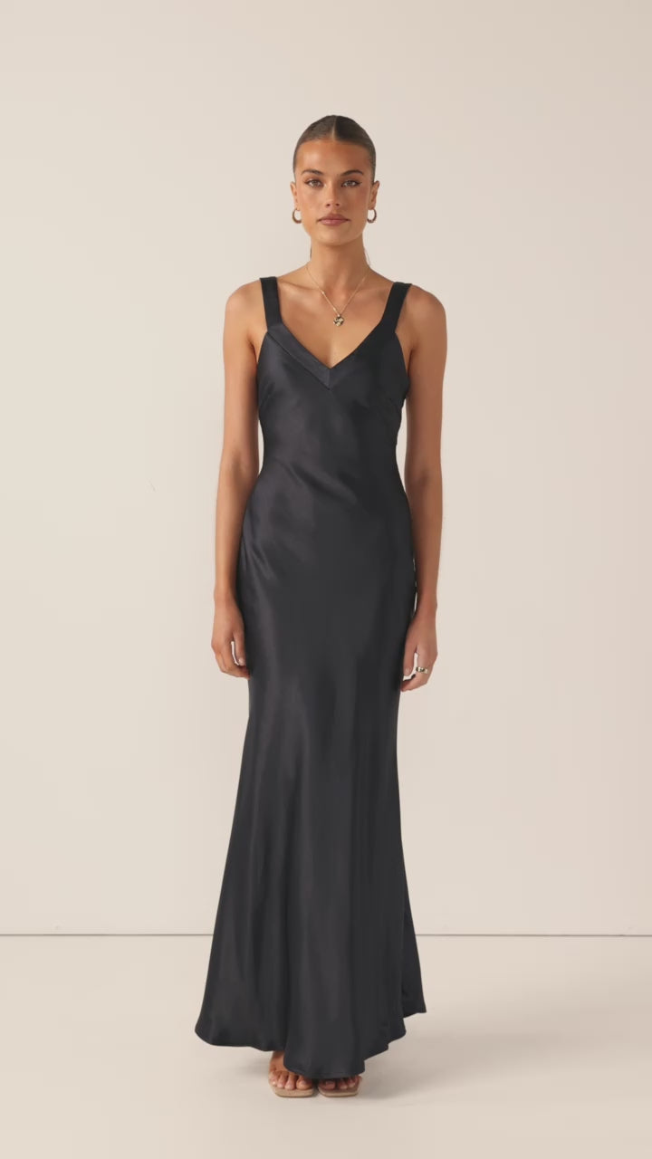 Andie Maxi Dress - Navy - Billy J