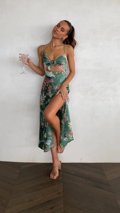 Load and play video in Gallery viewer, Dreamers Midi Dress - Green Floral
