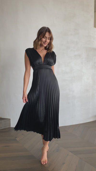Load and play video in Gallery viewer, Laguna Maxi Dress - Black
