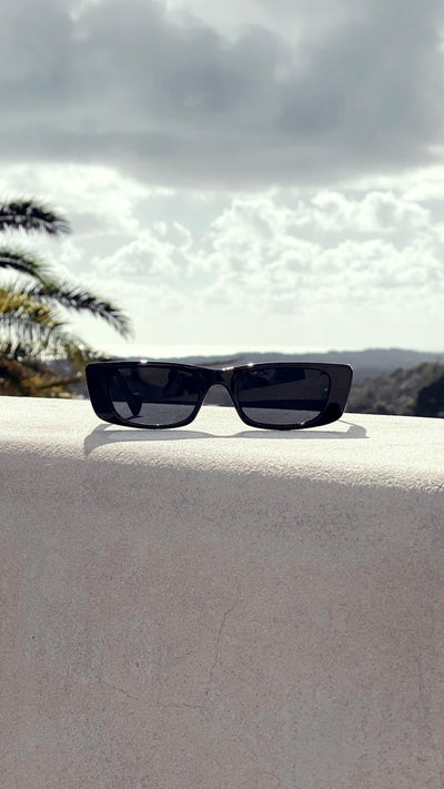 Load image into Gallery viewer, Safara Sunglasses - Black
