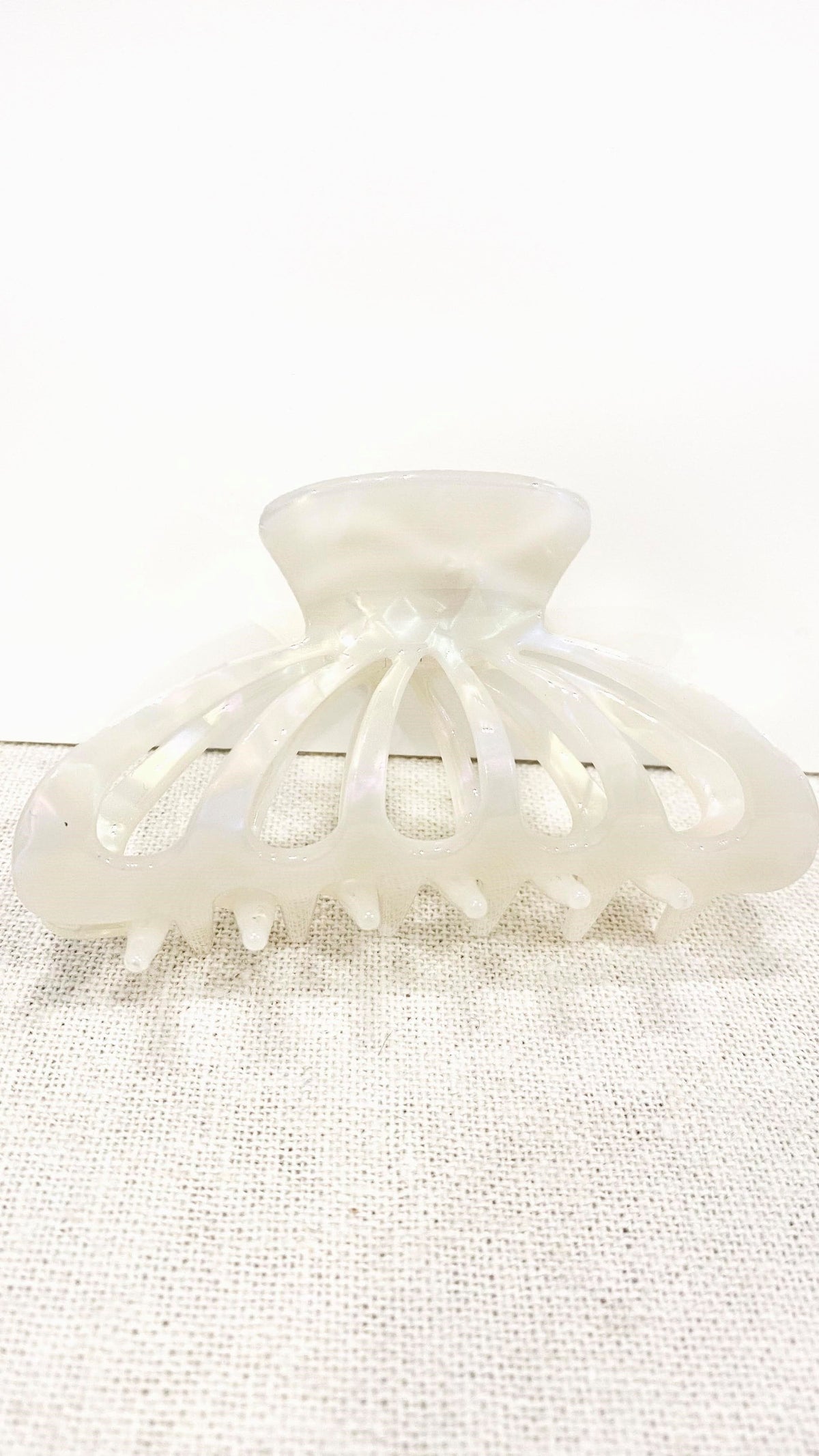 Bianca Butterfly Claw Clip - Ivory Marble - Billy J