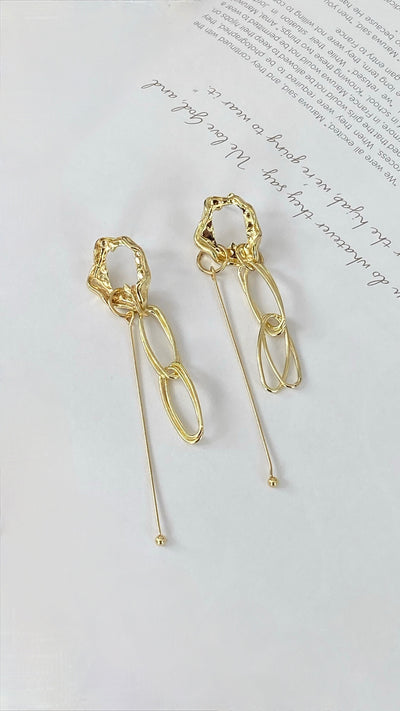 Load image into Gallery viewer, Trinity Earrings - Gold
