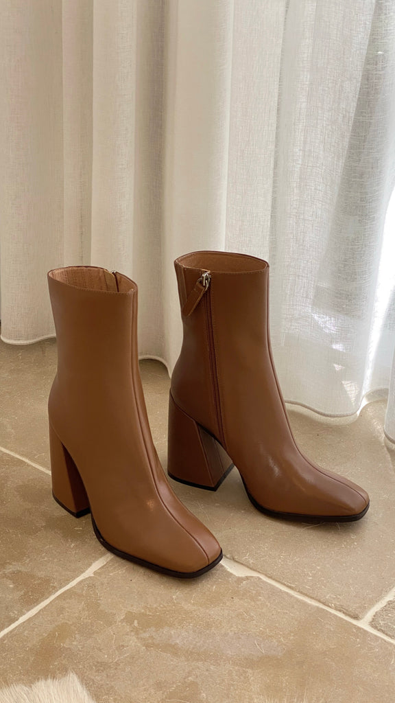 Alias Mae Alana Boot - Tan Leather