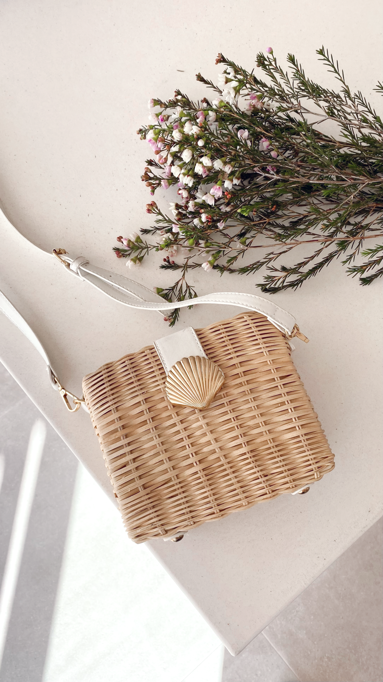 Lucinda Straw Shell Bag - Billy J