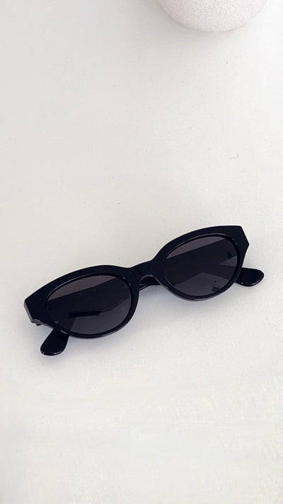 Load image into Gallery viewer, Ochre Lane Lena Sunglasses - Black
