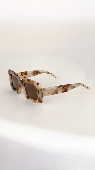 Load image into Gallery viewer, Ochre Lane Belle Sunglasses - Blonde Tort
