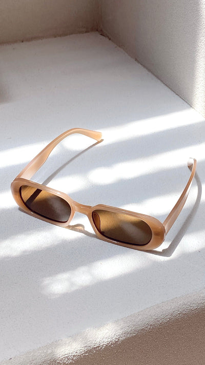 Load image into Gallery viewer, Carly Sunglasses - Brown
