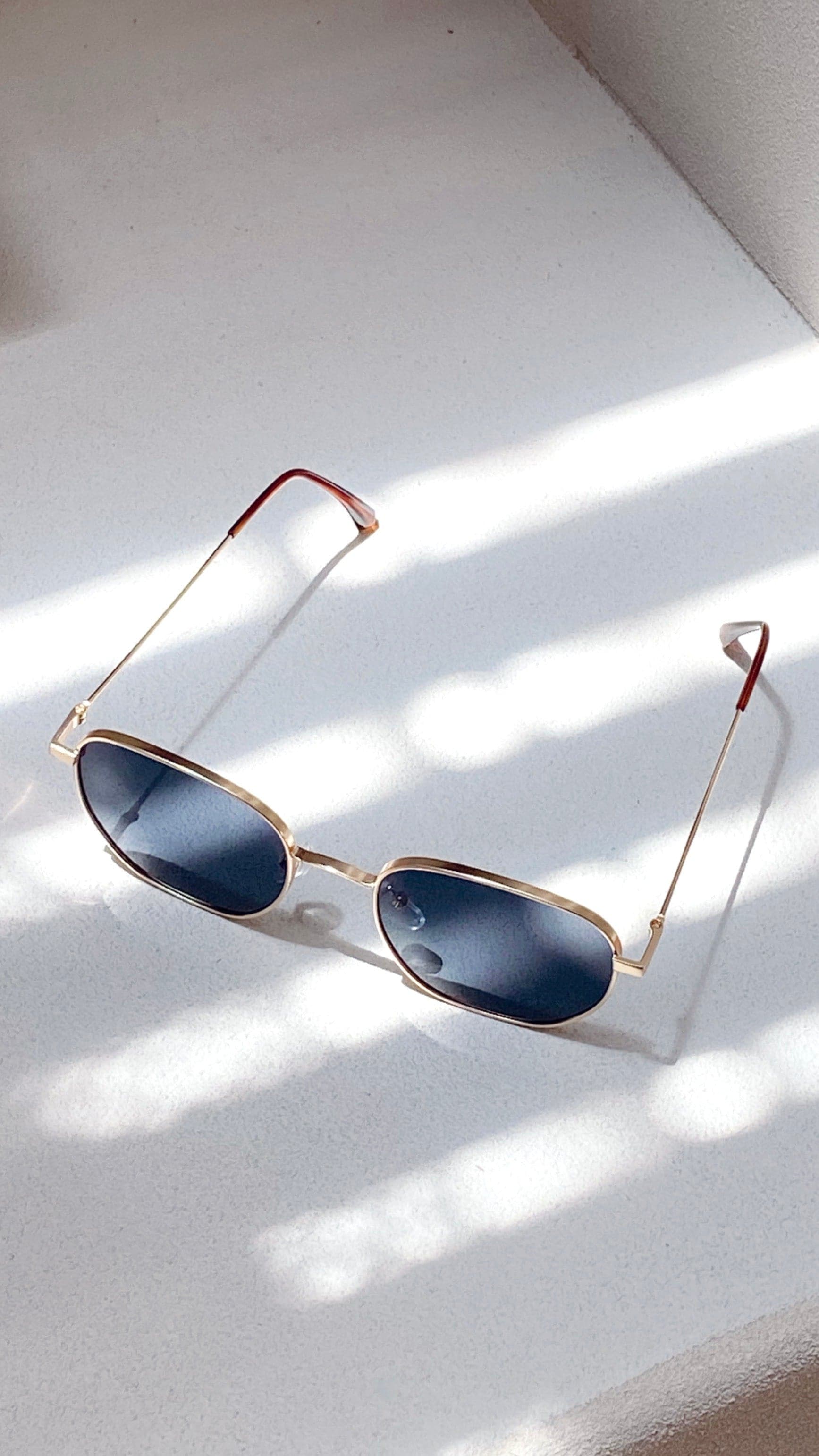 Karmen Sunglasses - Black/Gold - Billy J